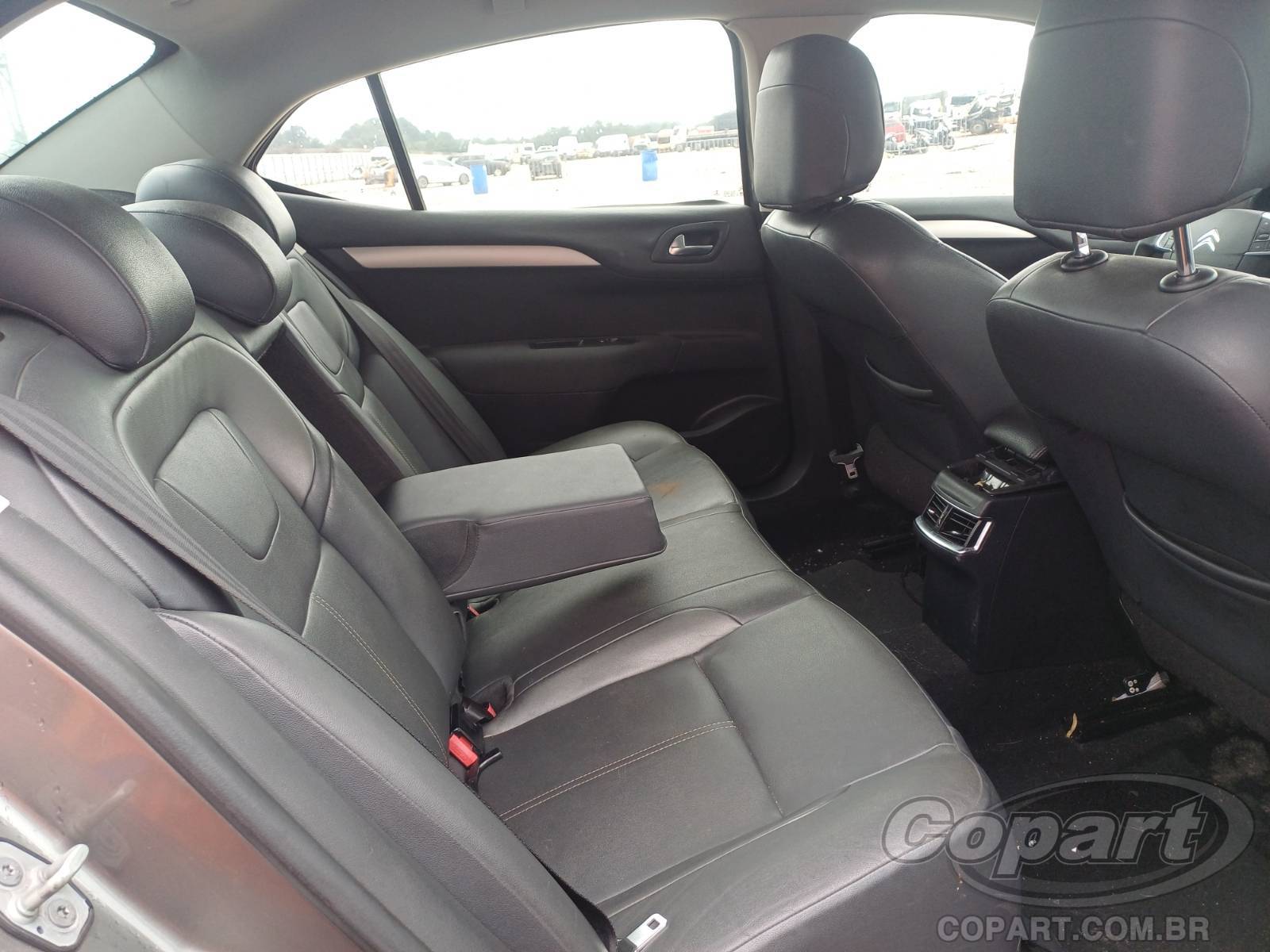 Foto 6 de 10: 2015 CITROEN C4 LOUNGE