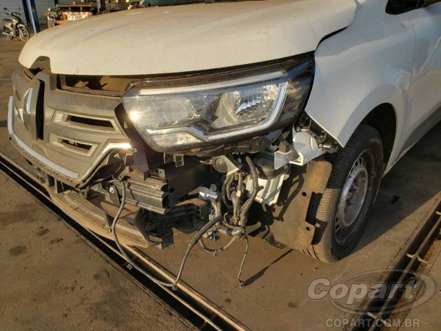 2025 RENAULT KANGOO 