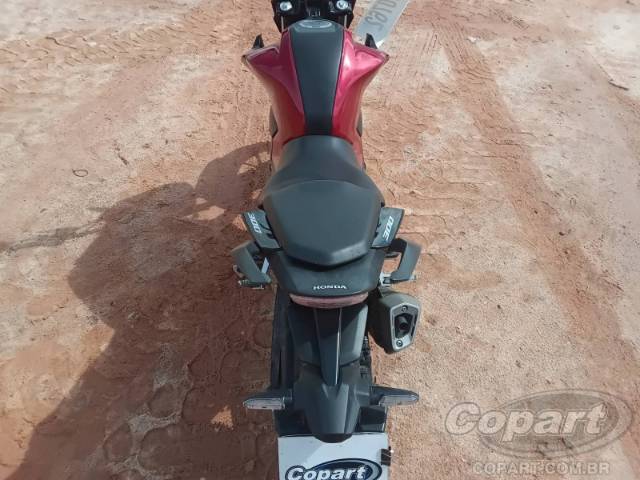2025 HONDA CB 300F 