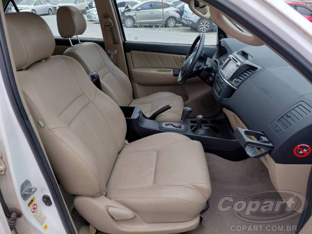 2015 TOYOTA HILUX SW4 