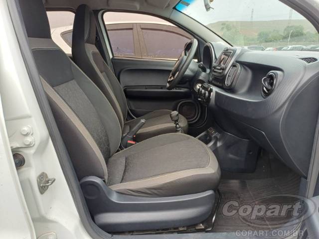 2017 FIAT MOBI 