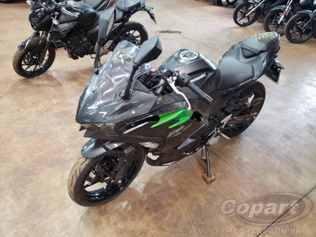 2025 KAWASAKI NINJA 500 