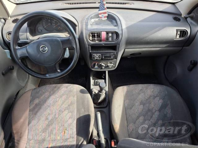 2002 CHEVROLET CORSA SEDAN 