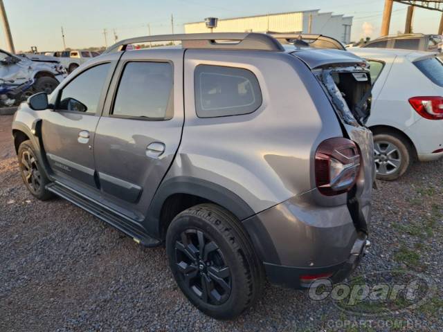 2025 RENAULT DUSTER 
