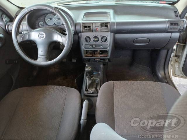 2005 CHEVROLET CLASSIC 