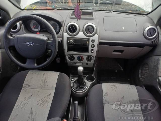 2010 FORD FIESTA 