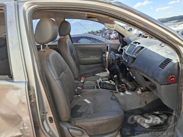 2015 TOYOTA HILUX CD 