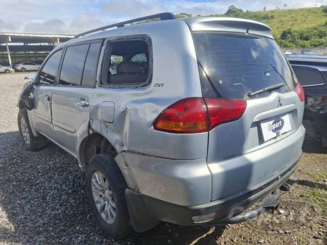2011 MITSUBISHI PAJERO DAKAR 