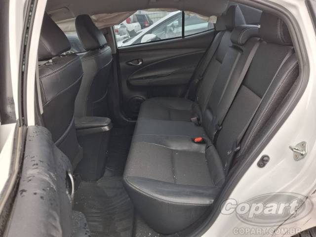 2025 TOYOTA YARIS SEDA 