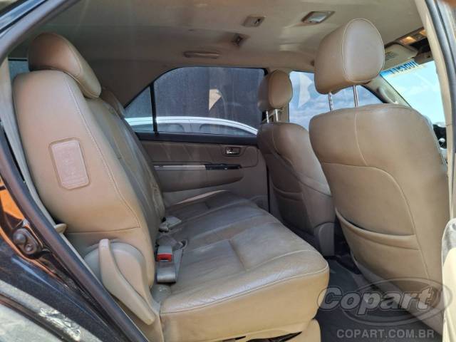 2015 TOYOTA HILUX SW4 