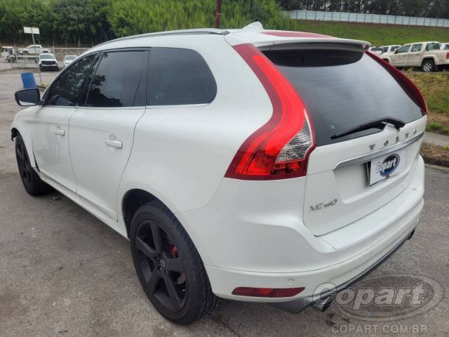 2015 VOLVO XC60 