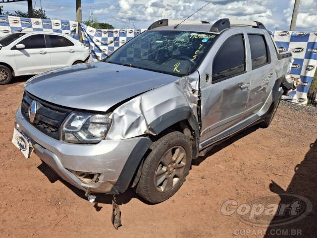 2022 RENAULT DUSTER OROCH 