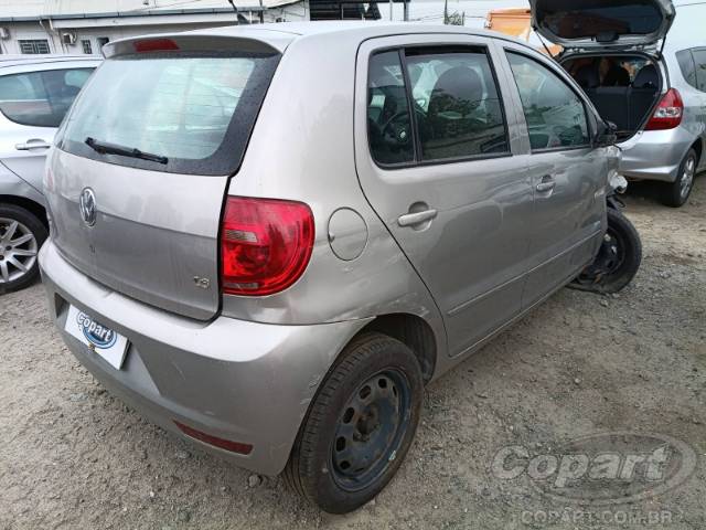 2011 VOLKSWAGEN FOX 
