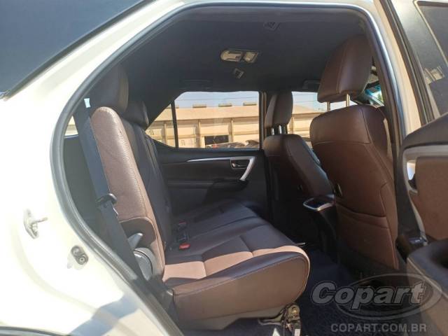 2017 TOYOTA HILUX SW4 