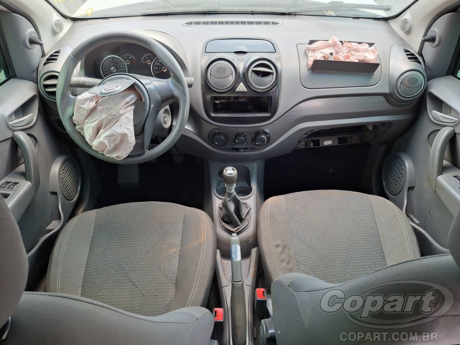 Foto 9 de 15: 2015 FIAT PALIO
