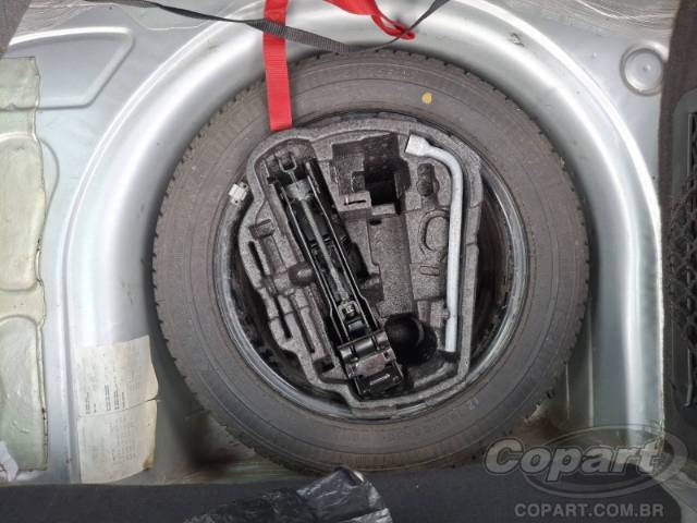 2011 VOLKSWAGEN FOX 