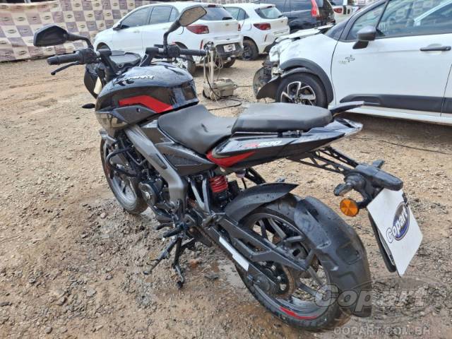 2026 BAJAJ DOMINAR 