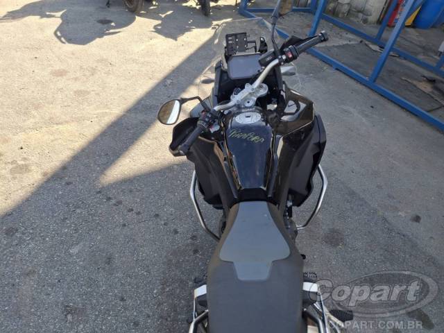 2025 BMW F 900 