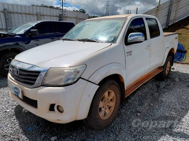 2015 TOYOTA HILUX CD 