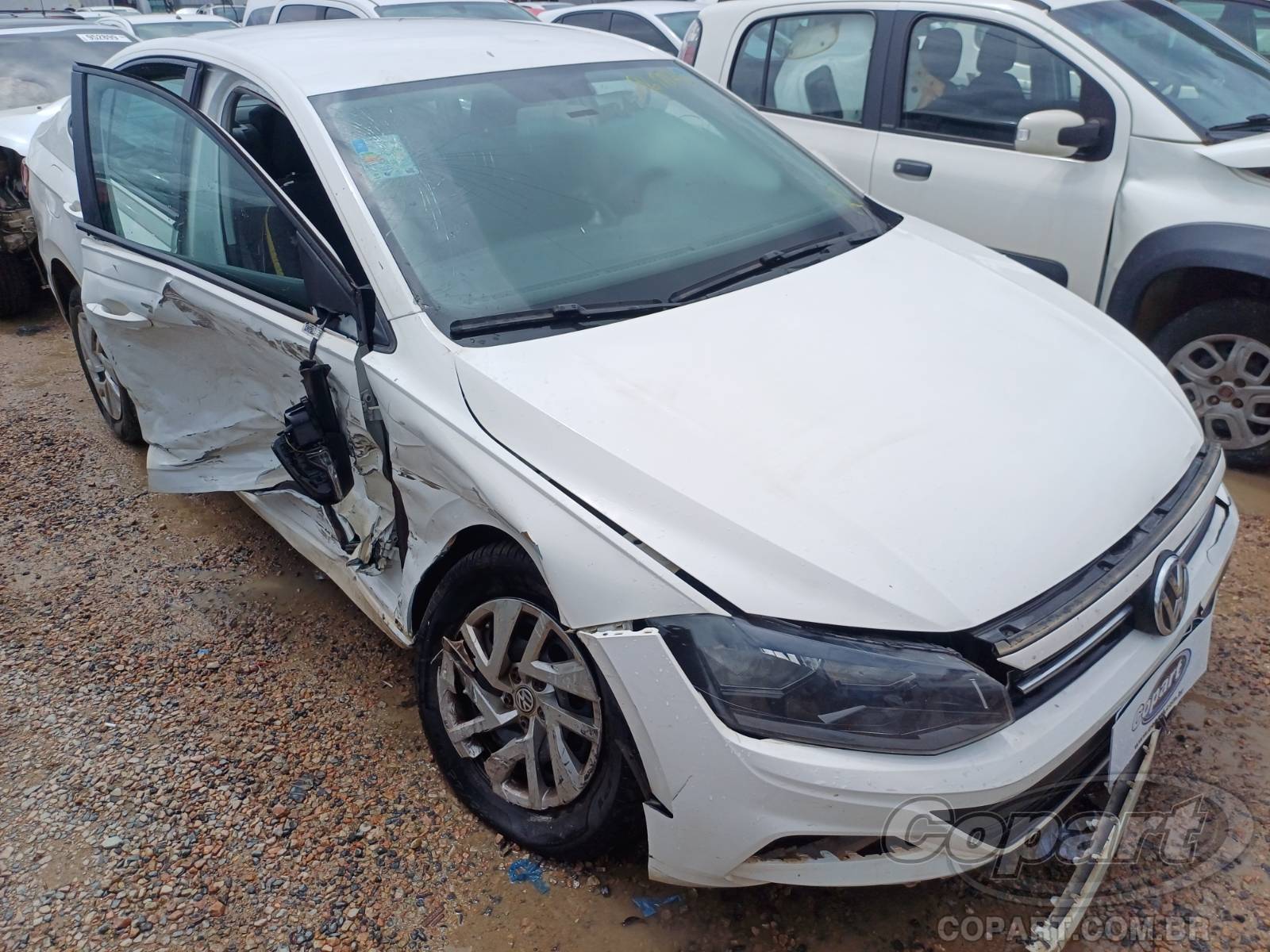 Volkswagen Virtus Sense AT 1.6 16V MSI 2021 Médio Dano Lateral