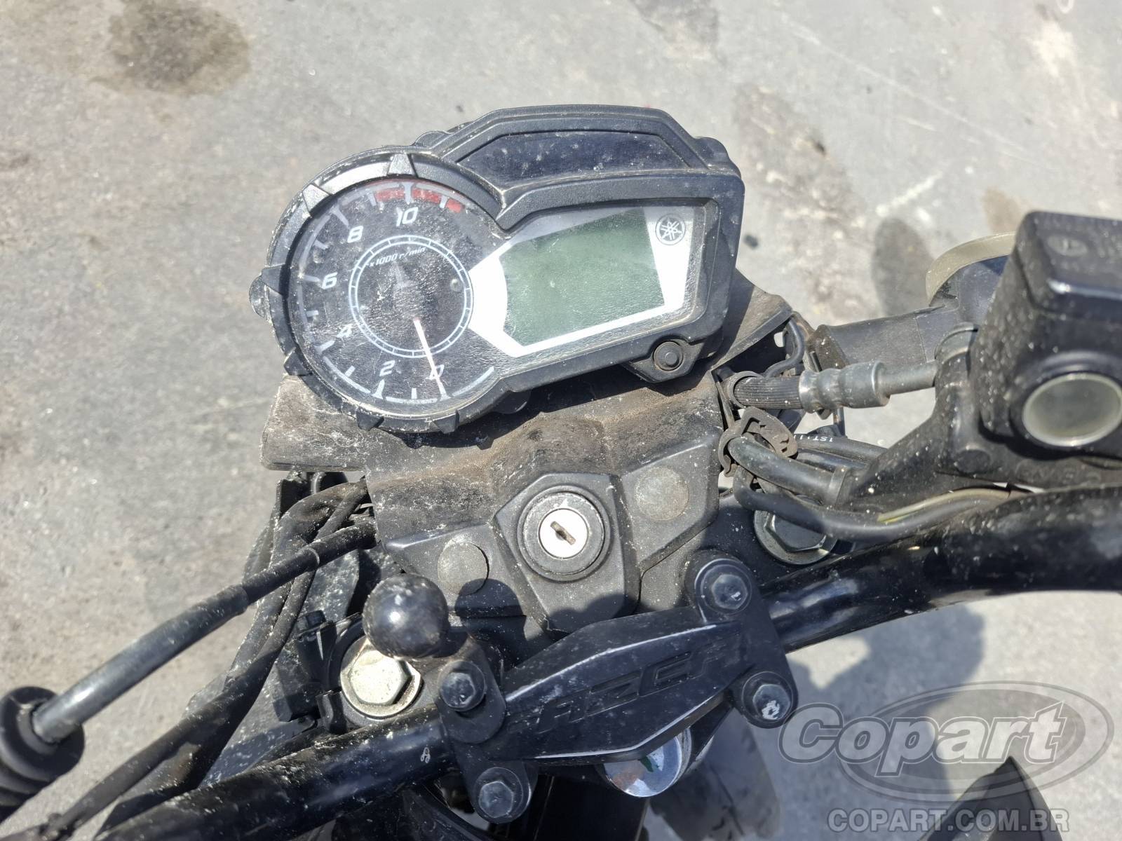 Foto 9 de 10: 2017 YAMAHA FAZER