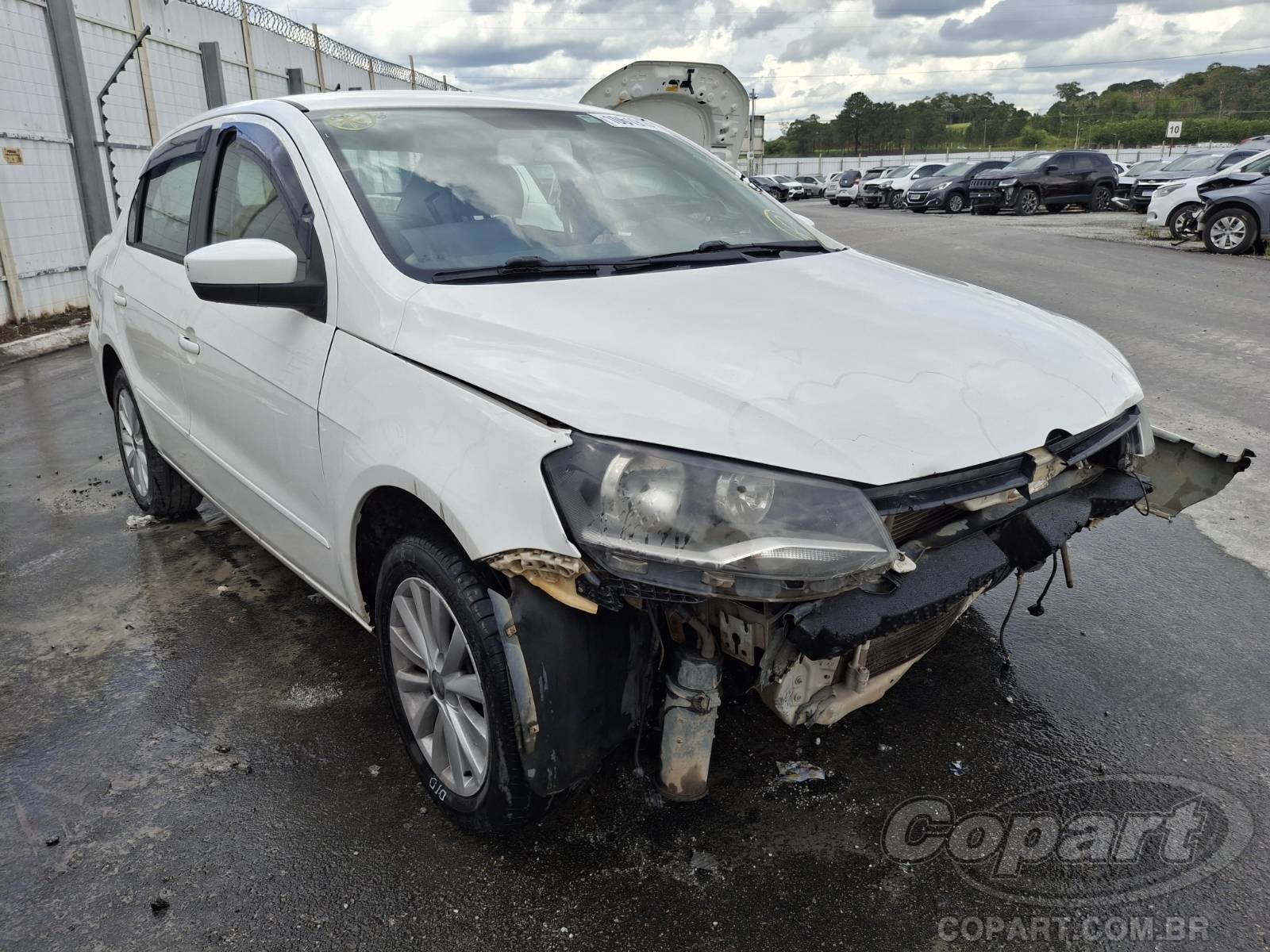 Veículo VW - VolksWagen Voyage VOLKSWAGEN VOYAGE 1.6 TOTAL FLEX 2014 2014 em leilão