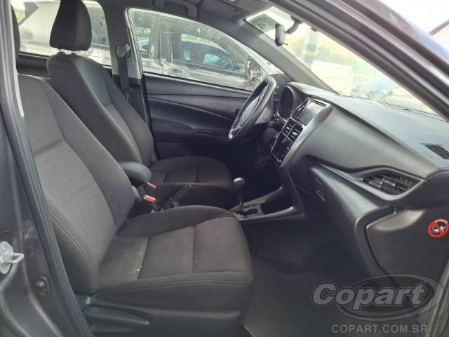 2023 TOYOTA YARIS SEDA 