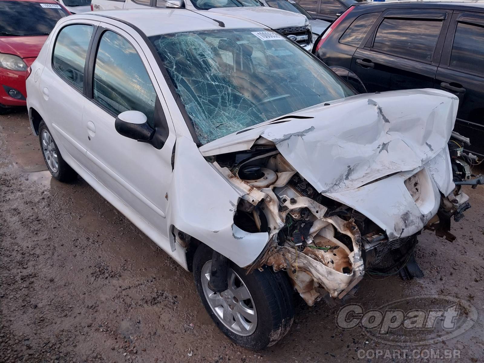 PEUGEOT 207 XR 1.4 2011/2012 com Colisão