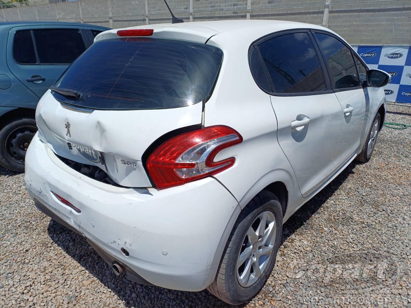 2015 PEUGEOT 208 — foto 4 de 12