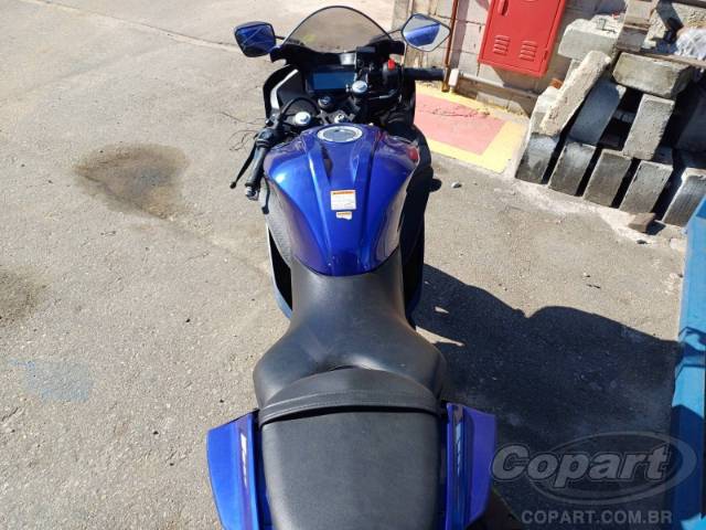 2025 YAMAHA YZF R15 