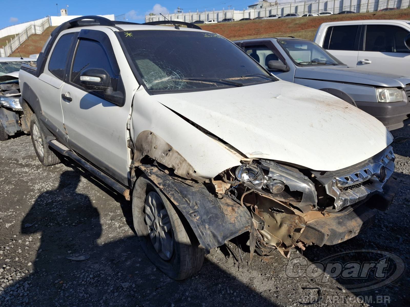 Veículo Fiat Strada FIAT STRADA ADVENTURE 1.8 16V E.TORQ FLEXIVEL ALCOOL/GASOLINA 2012/2013 2013 em leilão