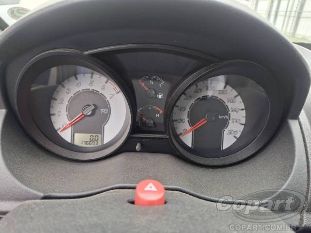 2009 FORD FIESTA SEDAN 