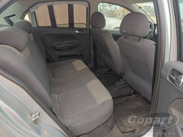 2010 VOLKSWAGEN VOYAGE 