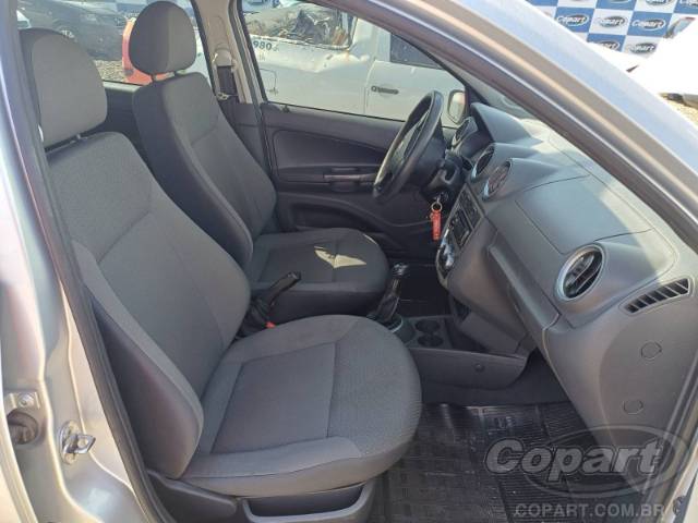 2012 VOLKSWAGEN VOYAGE 