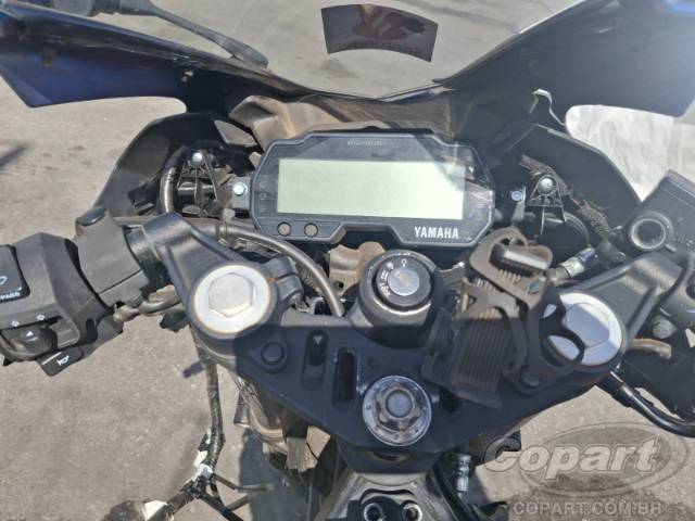 2025 YAMAHA YZF R15 