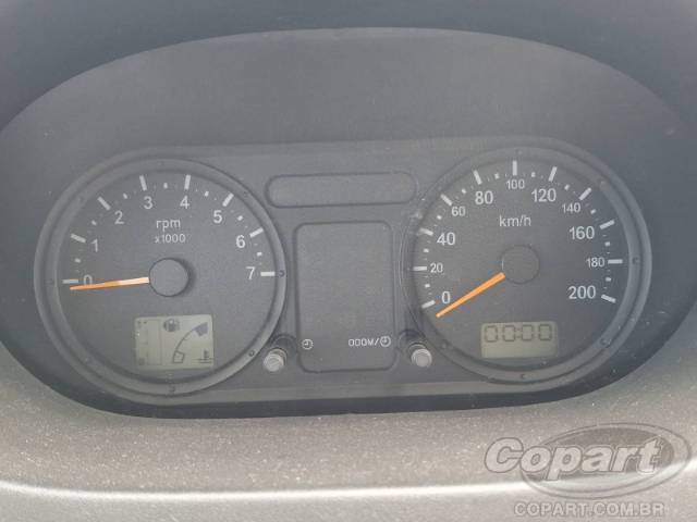 2005 FORD FIESTA SEDAN 