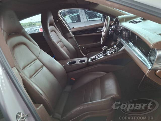 2022 PORSCHE PANAMERA 