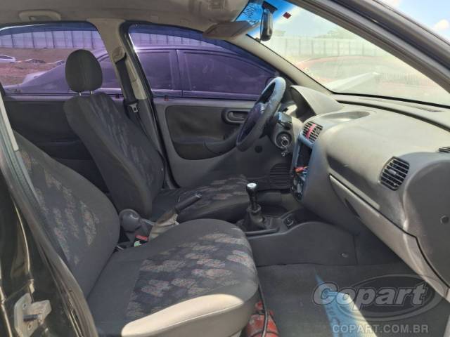 2004 CHEVROLET CORSA 