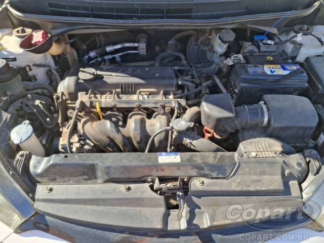 2015 HYUNDAI HB20S 