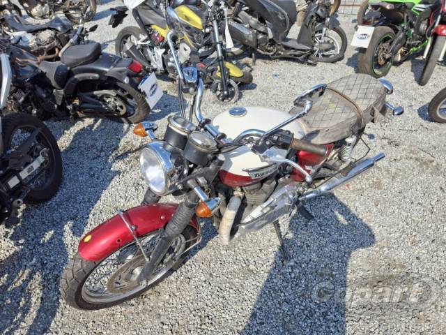 2013 TRIUMPH BONNEVILLE 