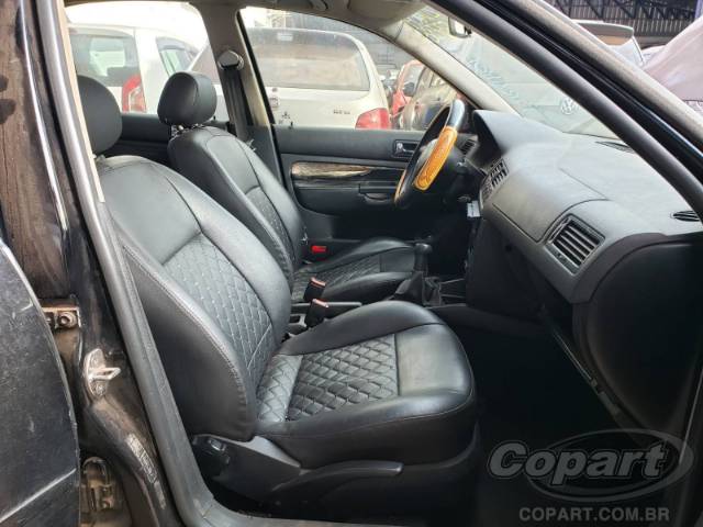 2001 VOLKSWAGEN BORA 