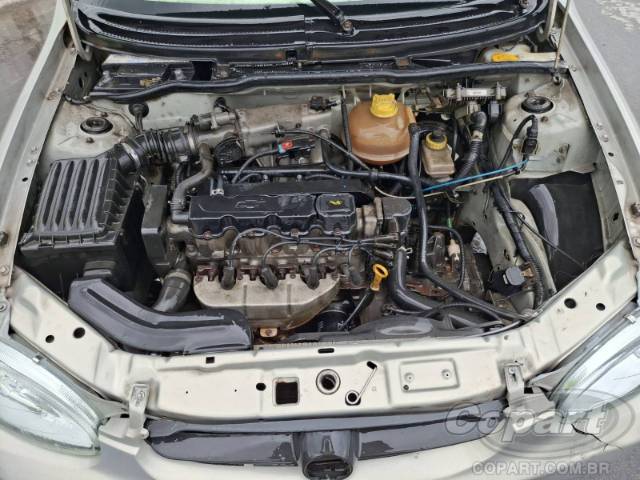 2004 CHEVROLET CORSA SEDAN 