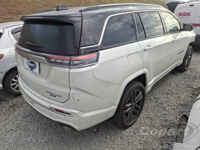 2025 JEEP COMMANDER 