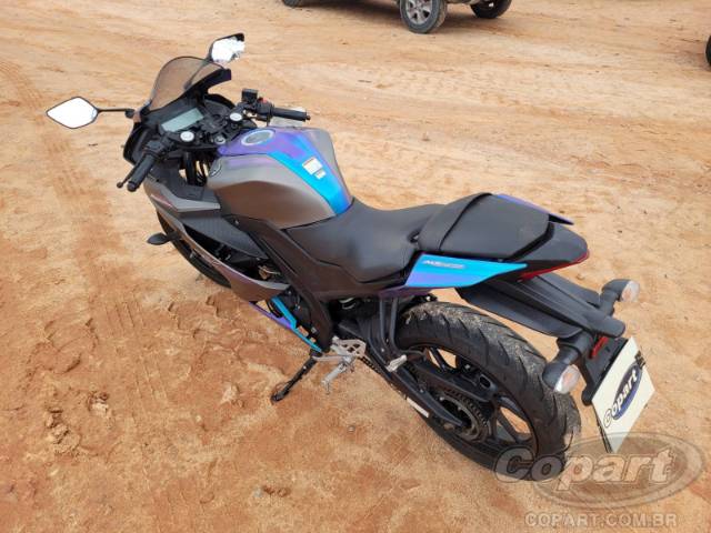 2025 YAMAHA YZF R15 