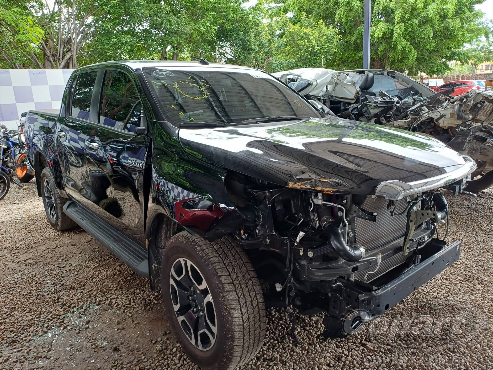 Toyota Hilux CD SRV 2.8 D-4D Turbo 2024 Médio Dano Frontal