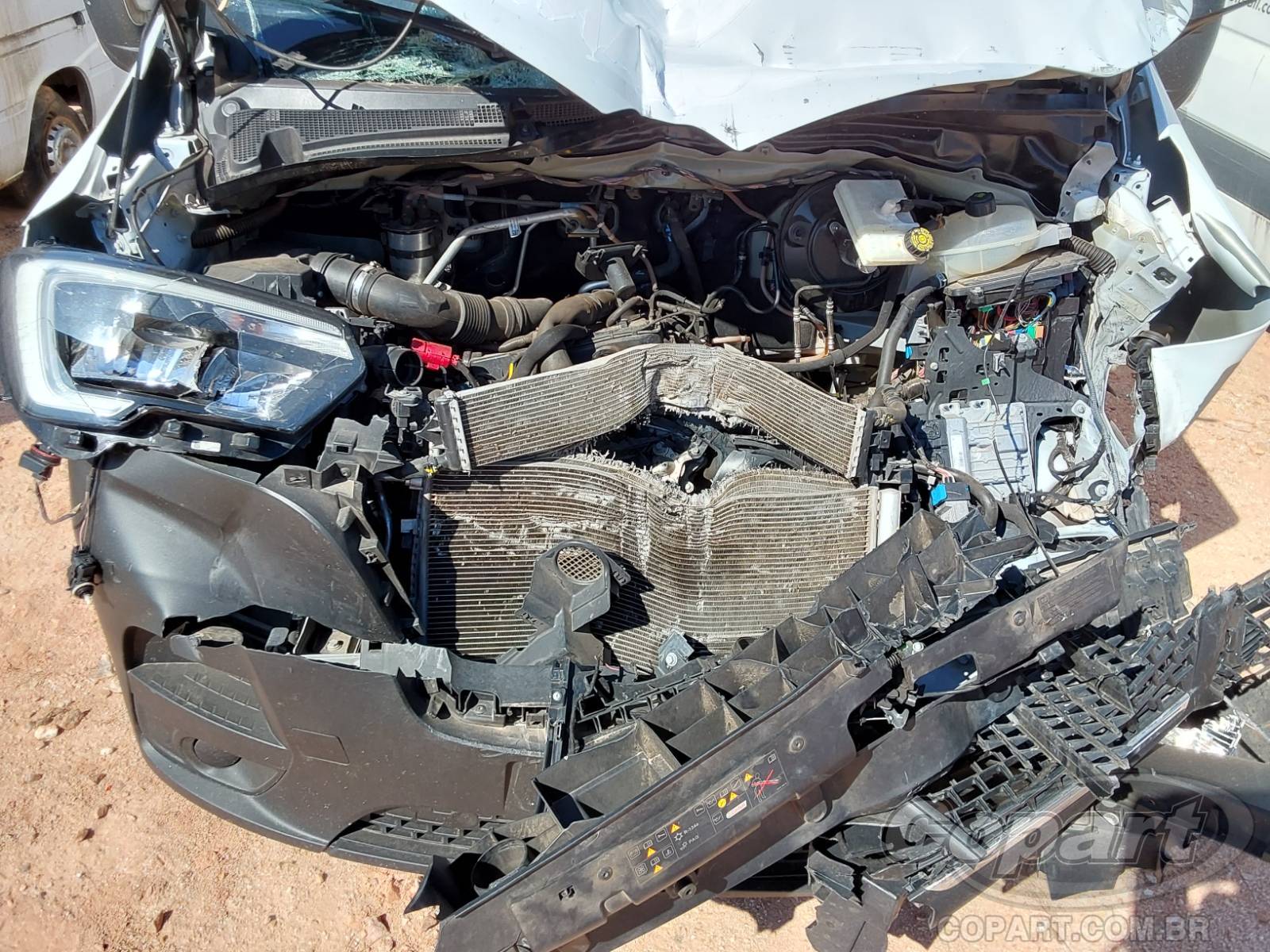 Foto 7 de 12: 2025 RENAULT MASTER FURGAO