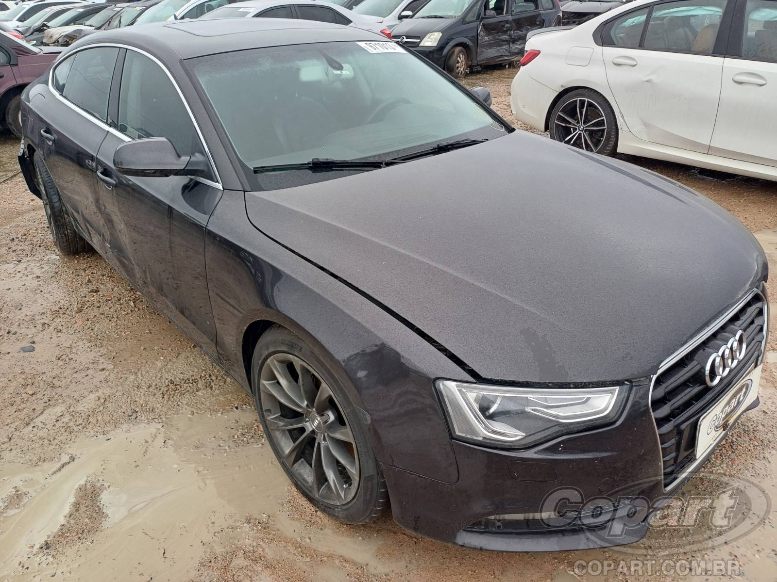 Veículo Audi A5 Audi A5 Sportback Ambiente 1.8 16V TFSI Turbo 2015 Colisão Média Monta 2015 em leilão