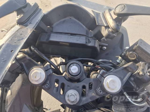 2025 YAMAHA YZF R15 