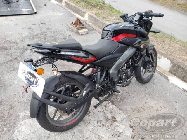 2025 BAJAJ DOMINAR 