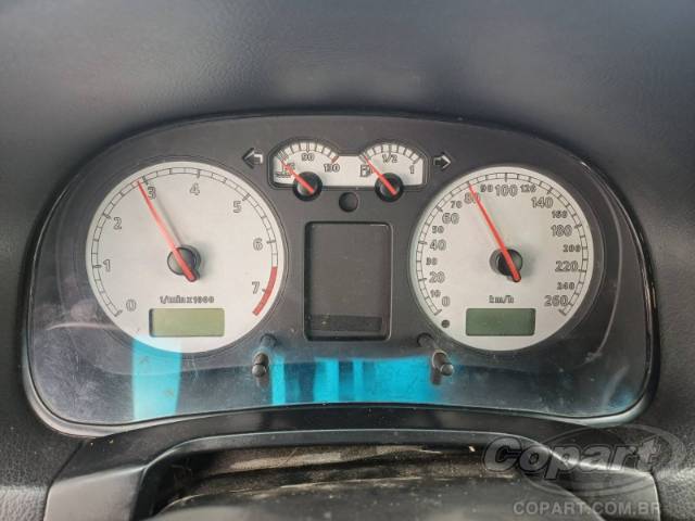 2002 VOLKSWAGEN GOLF 